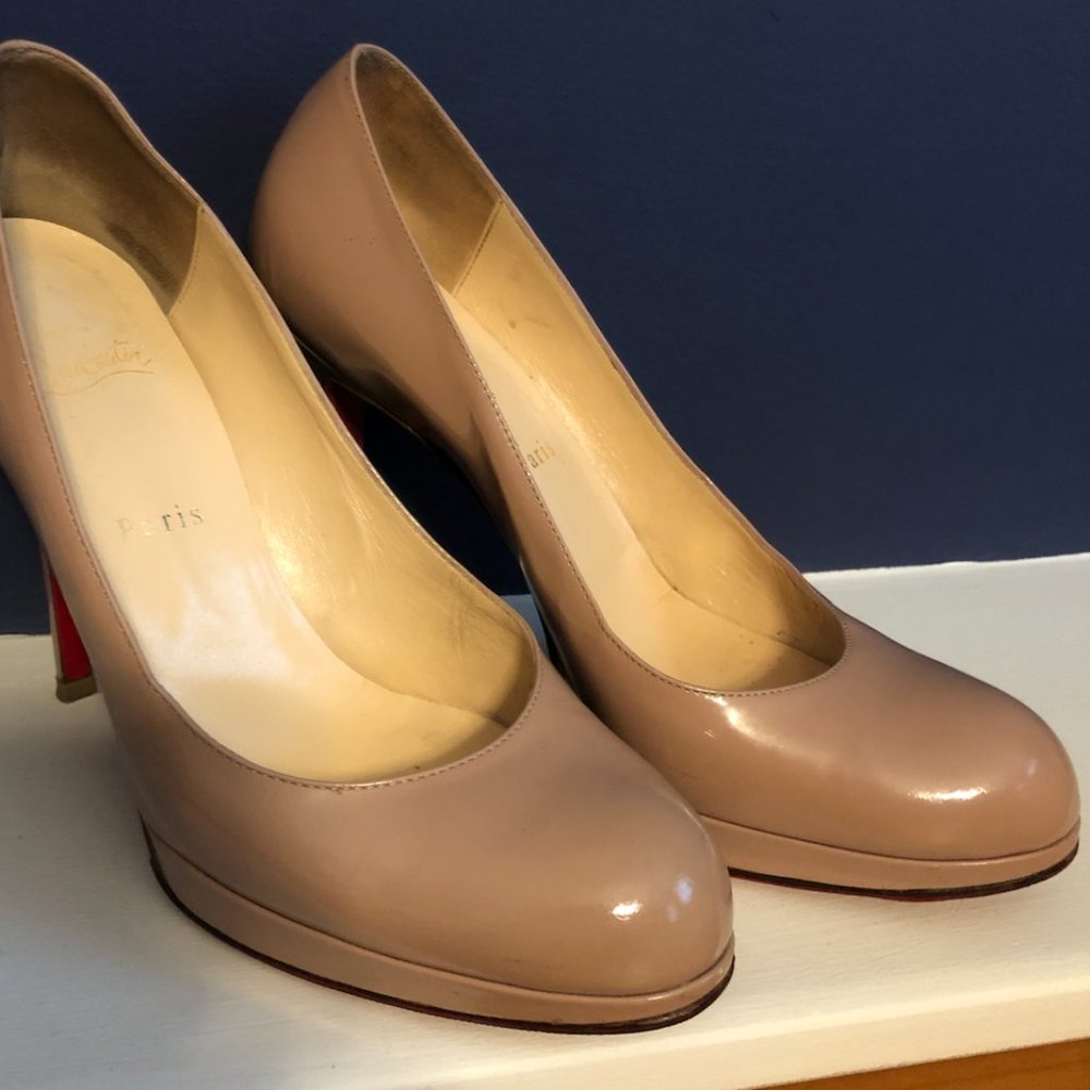 Christian Louboutin New Simple Nude, Size 39